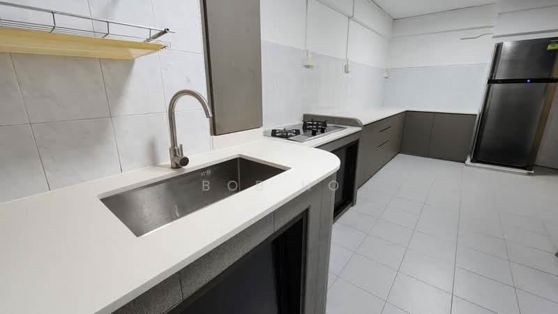 298 Tampines Street 22 HDB Flat For Sale at S$ 760,000 | PropertyGuru Singapore - Kitchen