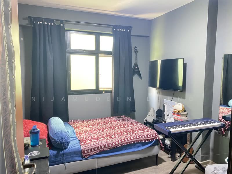 808C Choa Chu Kang Avenue 1 HDB Flat For Sale at S$ 550,000 | PropertyGuru Singapore - Bedroom