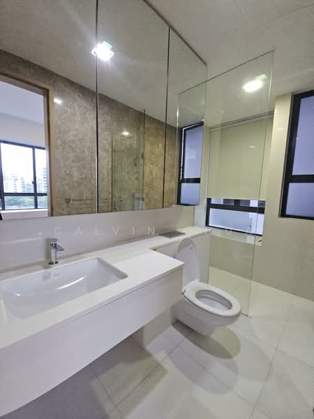 d'Leedon (Former Farrer Court), 7 Leedon Heights, 2 Bedrooms, 1,076 sqft, Condominium For Rent, by Calvin Chua, 500097513 - Bathroom - PropertyGuru.com.sg