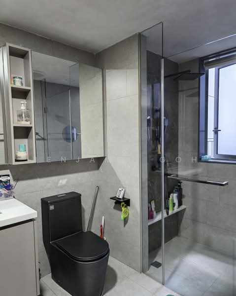 The Visionaire Executive Condominium For Sale at S$ 1,888,000 | PropertyGuru Singapore - Bathroom