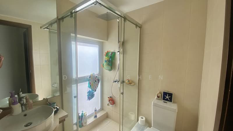 Icon Apartment For Sale at S$ 2,500,000 | PropertyGuru Singapore - Bathroom