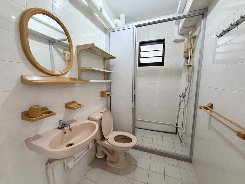 105 Rivervale Walk, 105 Rivervale Walk, 3 Bedrooms, 1,098 sqft, HDB Flat For Sale, by Lee Yeen, 500097533 - Bathroom - PropertyGuru.com.sg