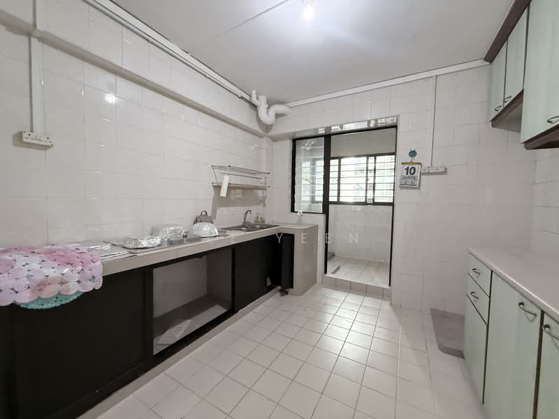 105 Rivervale Walk, 105 Rivervale Walk, 3 Bedrooms, 1,098 sqft, HDB Flat For Sale, by Lee Yeen, 500097533 - Kitchen - PropertyGuru.com.sg