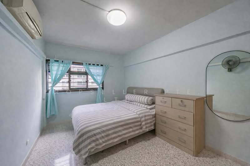 69 Telok Blangah Heights HDB Flat For Sale at S$ 590,000 | PropertyGuru Singapore - Bedroom