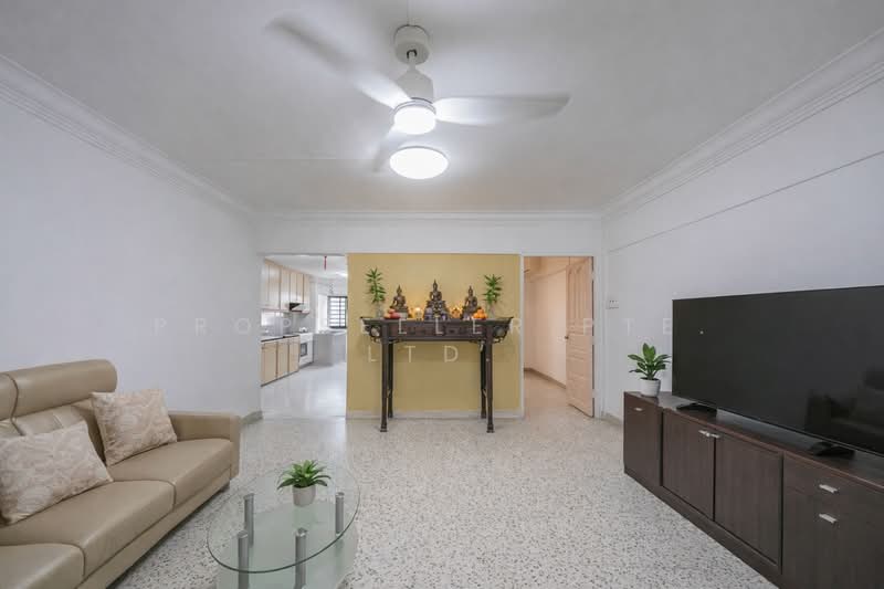 69 Telok Blangah Heights HDB Flat For Sale at S$ 590,000 | PropertyGuru Singapore - Living Room