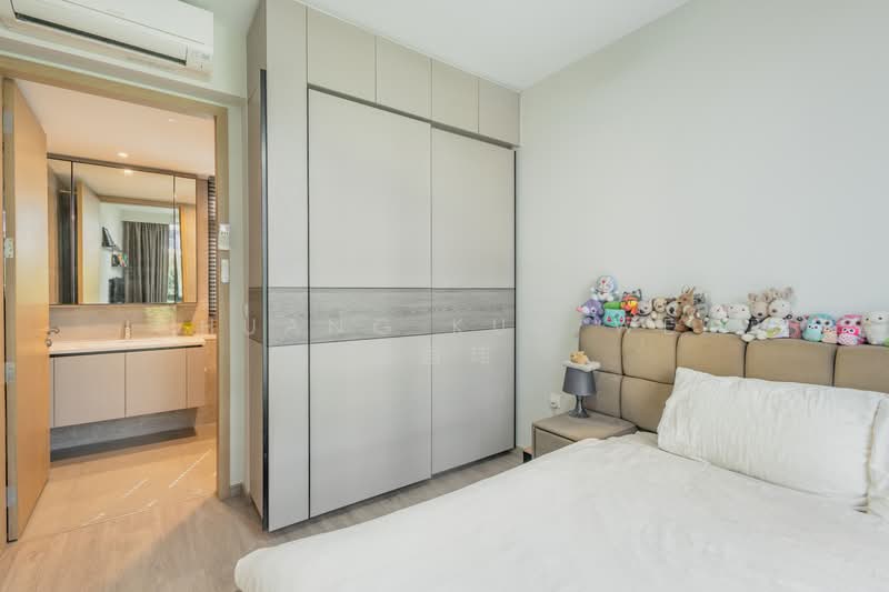 1km to Poi Ching & St Hilda's Pri Sch. High Rental Yield! Condominium For Sale at S$ 1,718,000 | PropertyGuru Singapore - Bedroom