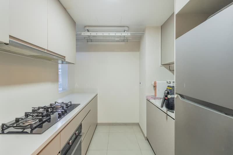 1km to Poi Ching & St Hilda's Pri Sch. High Rental Yield! Condominium For Sale at S$ 1,718,000 | PropertyGuru Singapore - Kitchen