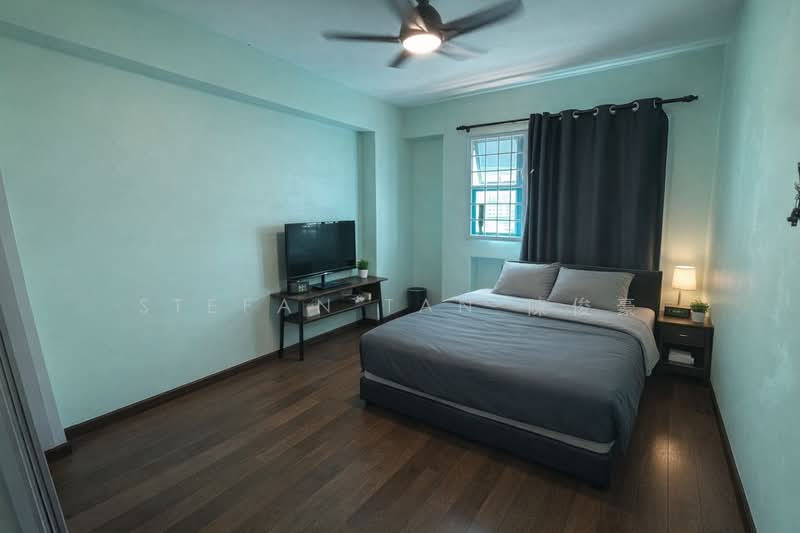 469B Admiralty Drive HDB Flat For Sale at S$ 718,688 | PropertyGuru Singapore - Bedroom 4