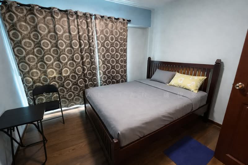 469B Admiralty Drive HDB Flat For Sale at S$ 718,688 | PropertyGuru Singapore - Bedroom 3