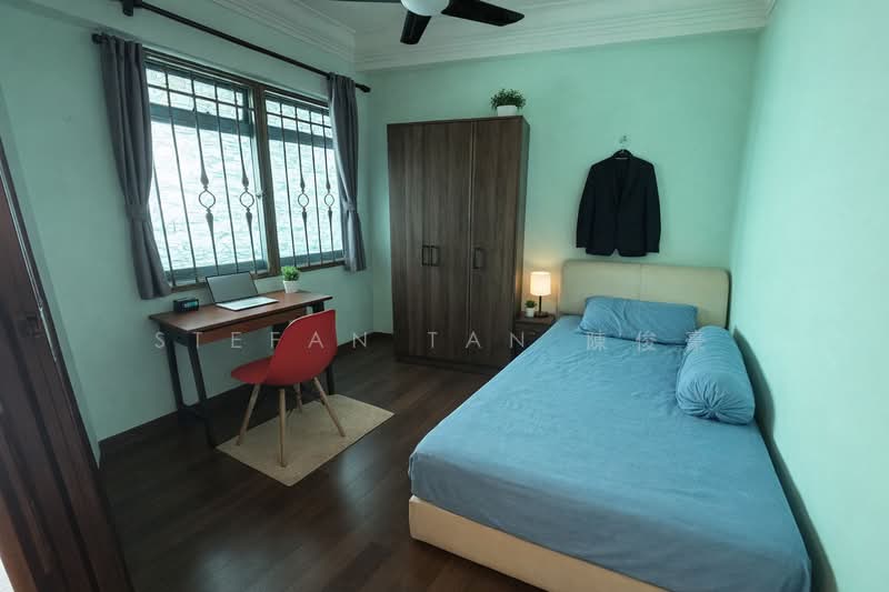 469B Admiralty Drive HDB Flat For Sale at S$ 718,688 | PropertyGuru Singapore - Bedroom 1