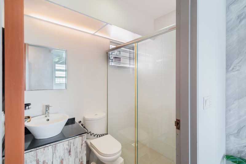 473A Upper Serangoon Crescent HDB Flat For Sale at S$ 725,000 | PropertyGuru Singapore - Bathroom