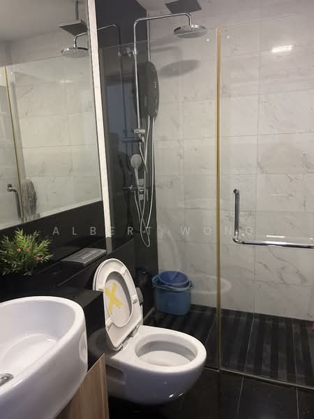 Alexis, 356 Alexandra Road, 2 Bedrooms, 818 sqft, Condominium For Rent, by Albert Wong, 500097557 - Bathroom - PropertyGuru.com.sg