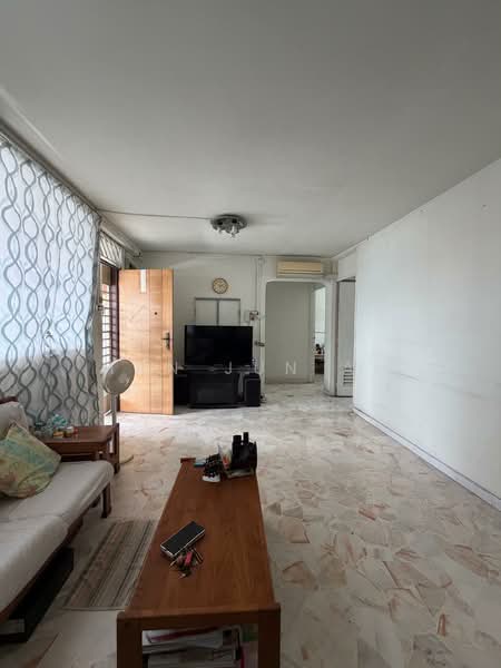 170 Bedok South Road HDB Flat For Sale at S$ 638,888 | PropertyGuru Singapore - Living Room