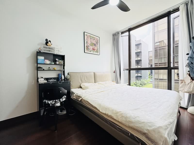 The Commodore Condominium For Sale at S$ 1,850,000 | PropertyGuru Singapore - Master Bedroom