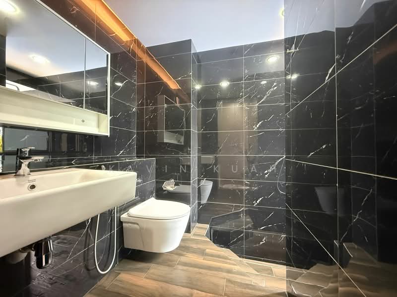 Starville Condominium For Sale at S$ 1,850,000 | PropertyGuru Singapore - Bathroom