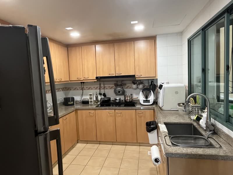 Yew Mei Green Condominium For Sale at S$ 1,420,000 | PropertyGuru Singapore - Kitchen