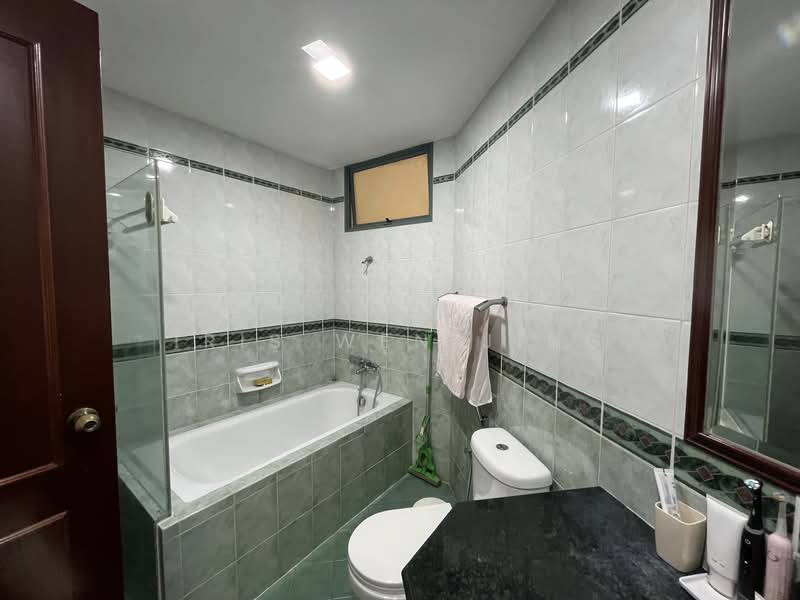 Yew Mei Green Condominium For Sale at S$ 1,420,000 | PropertyGuru Singapore - Bathroom