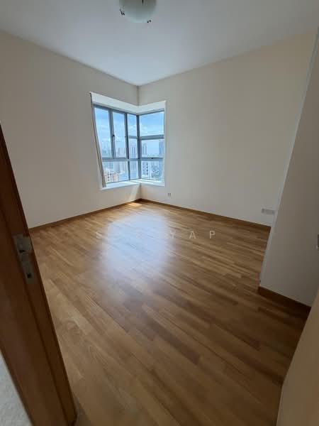 Urbana, 1 River Valley Close, 2 Bedrooms, 1,012 sqft, Condominium For Rent, by Sue Yap, 500097598 - Master bedroom - PropertyGuru.com.sg