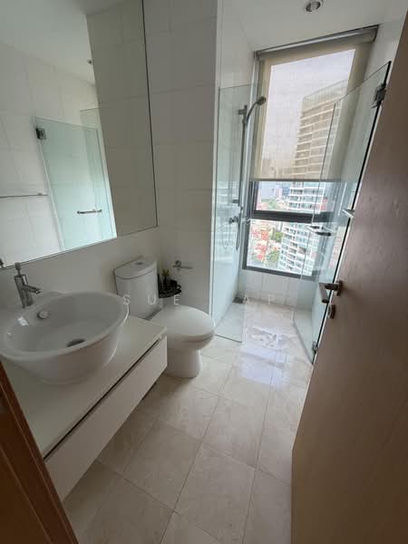 Urbana, 1 River Valley Close, 2 Bedrooms, 1,012 sqft, Condominium For Rent, by Sue Yap, 500097598 - Common Bathroom - PropertyGuru.com.sg