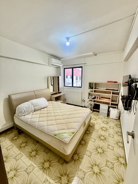 662 Buffalo Road, 662 Buffalo Road, 2 Bedrooms, 646 sqft, HDB Flat For Rent, by Kelvin Poh, 500097619 - Bedroom - PropertyGuru.com.sg