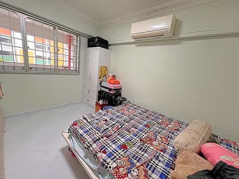 868 Yishun Street 81 HDB Flat For Sale at S$ 538,000 | PropertyGuru Singapore - Bedroom