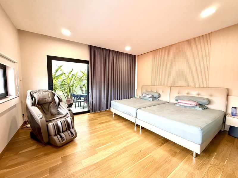 Chartwell Drive Semi-Detached House For Sale at S$ 9,980,000 | PropertyGuru Singapore - Master Bedroom