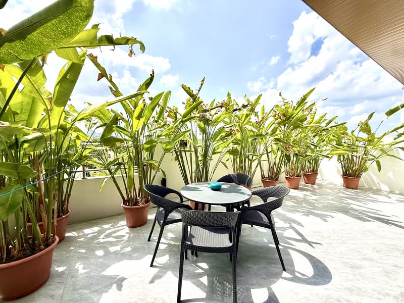 Chartwell Drive Semi-Detached House For Sale at S$ 9,980,000 | PropertyGuru Singapore - Master Terrace