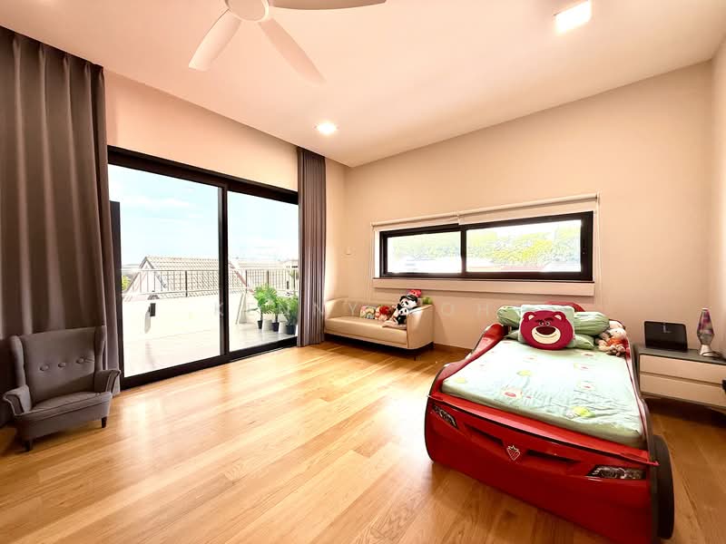 Chartwell Drive Semi-Detached House For Sale at S$ 9,980,000 | PropertyGuru Singapore - Junior Master Bedroom