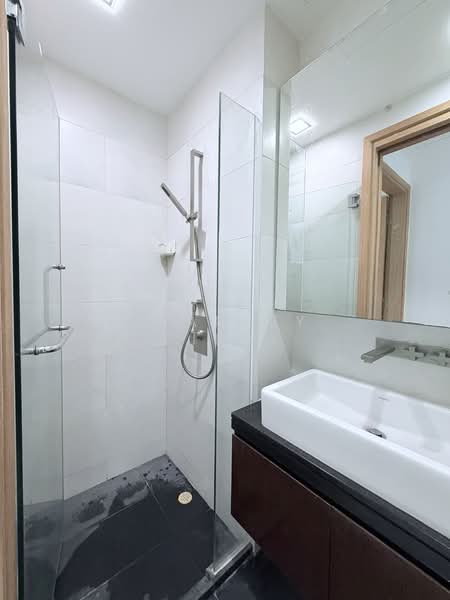 Iridium, 11 Lincoln Road, 2 Bedrooms, 764 sqft, Apartment For Rent, by Stanley Tjhai, 500097643 - Bathroom - PropertyGuru.com.sg