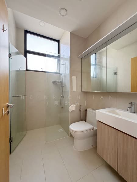 Hillion Residences, 12 Jelebu Road, 2 Bedrooms, 710 sqft, Apartment For Rent, by Heinrich Tan (陈少洪), 500097646 - Bathroom - PropertyGuru.com.sg