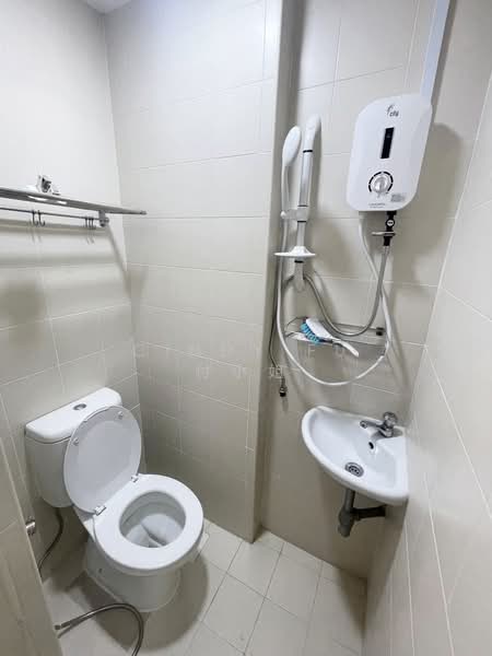 Cheap Bedroom @ Serangoon MRT, , Room Rental, 100 sqft, Condominium For Rent, by Cindy Fu 付小姐, 500097648 - Bathroom - PropertyGuru.com.sg