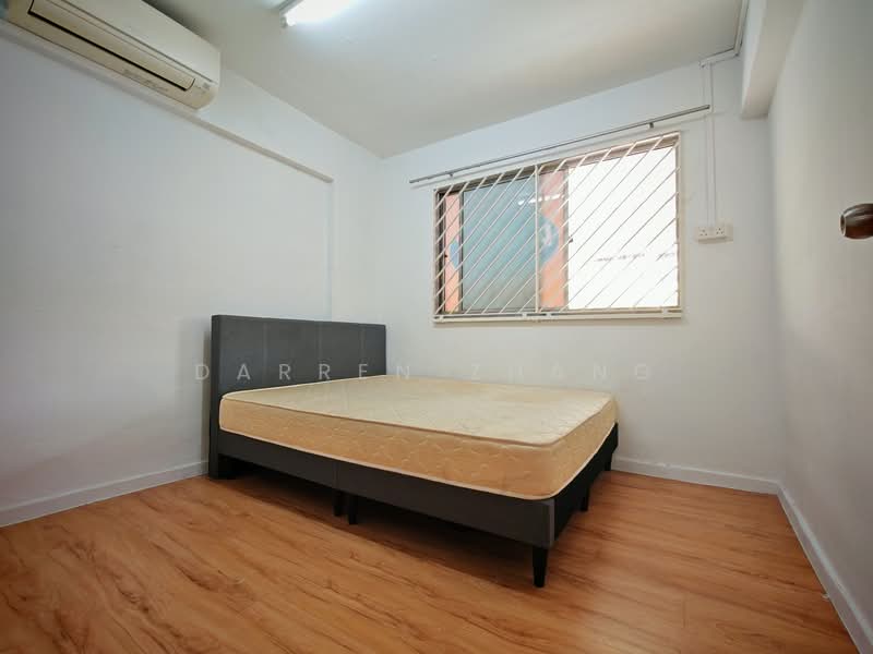 492 Jurong West Street 41, 492 Jurong West Street 41, 3 Bedrooms, 689 sqft, HDB Flat For Rent, by Darren Zhang, 500097650 - Bedroom - PropertyGuru.com.sg