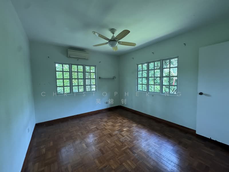 For Sale - Detached home at Sunset Way