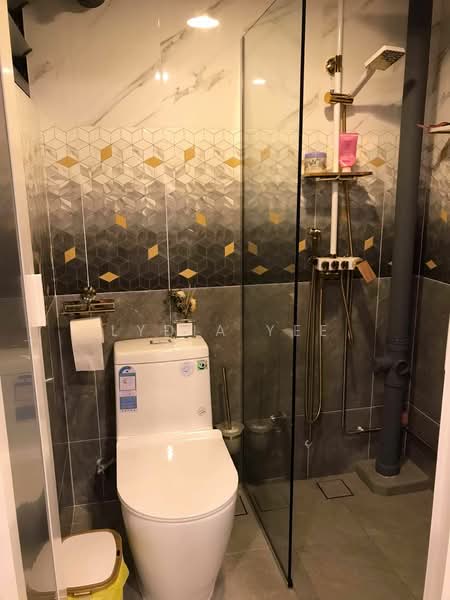 530 Bedok North Street 3, 530 Bedok North Street 3, 2 Bedrooms, 883 sqft, HDB Flat For Rent, by Lydia Yee, 500097652 - Bathroom - PropertyGuru.com.sg