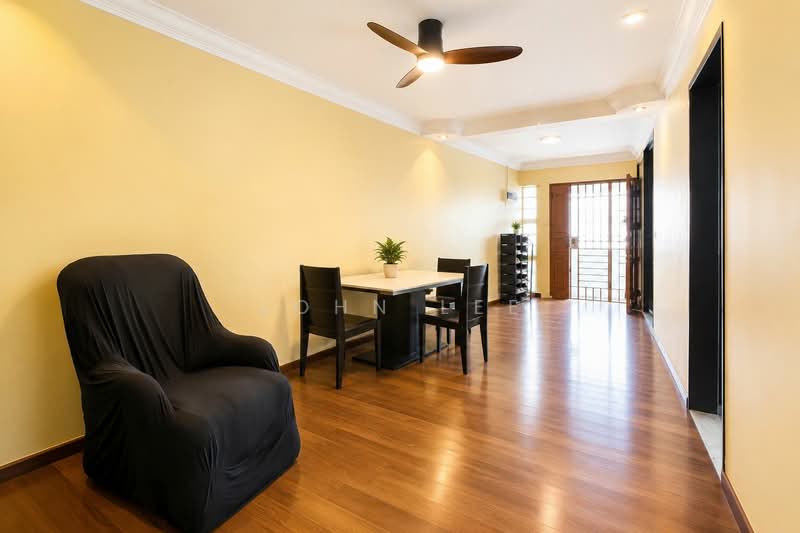 469B Admiralty Drive, 469B Admiralty Drive, 5 Bedrooms, 1,475 sqft, HDB Flat For Sale, by John Lee, 500097653 - Living Room - PropertyGuru.com.sg