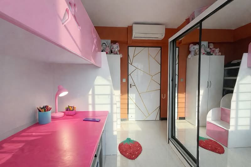 473B Upper Serangoon Crescent HDB Flat For Sale at S$ 680,000 | PropertyGuru Singapore - Bedroom