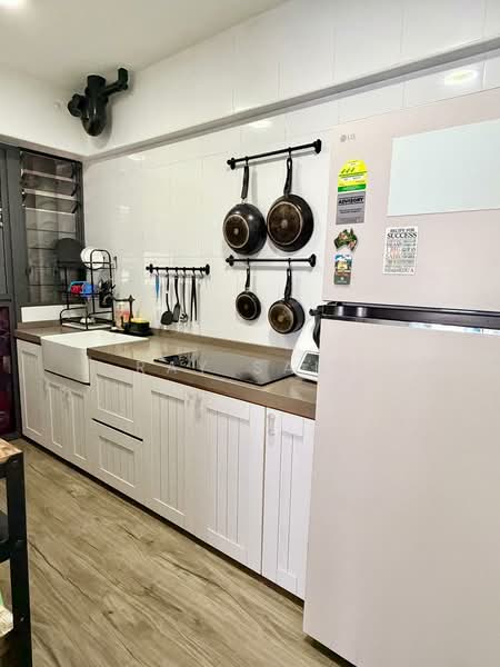 310C Punggol Walk HDB Flat For Sale at S$ 720,000 | PropertyGuru Singapore - Kitchen