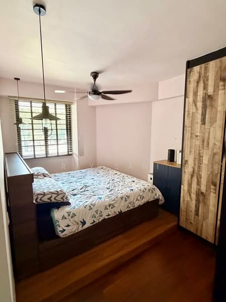 310C Punggol Walk HDB Flat For Sale at S$ 720,000 | PropertyGuru Singapore - Master Bedroom
