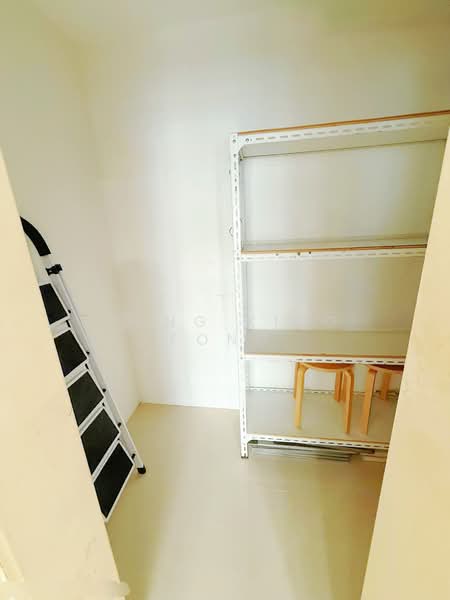 395 Bukit Batok West Avenue 5 HDB Flat For Sale at S$ 620,000 | PropertyGuru Singapore - Interior