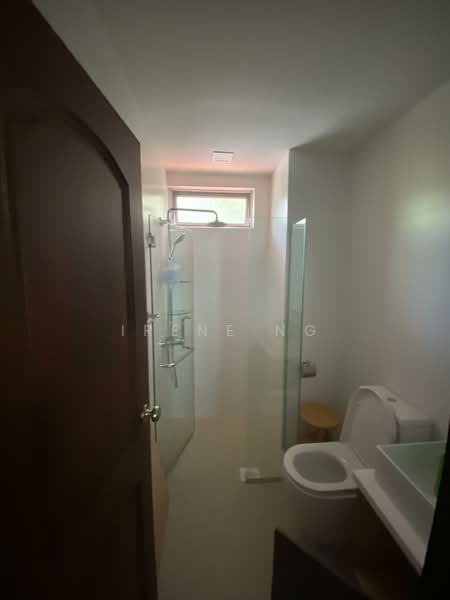 Duchess Ave detached house with swimming pool, Duchess Avenue, 6 Bedrooms, 4,500 sqft, Detached House For Rent, by Irene Ng, 500097676 - Bathroom - PropertyGuru.com.sg