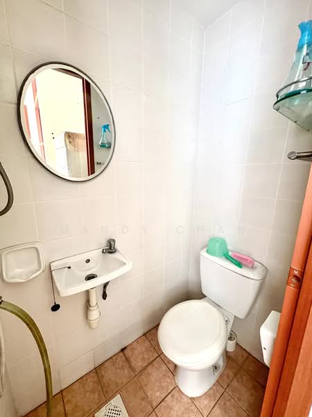 Rivervale Crest Condominium For Sale at S$ 1,628,000 | PropertyGuru Singapore - Helper Bathroom