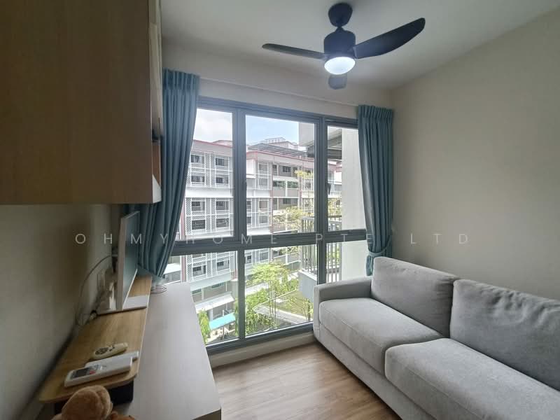 530C Pasir Ris Drive 1 HDB Flat For Sale at S$ 850,000 | PropertyGuru Singapore - Living Room