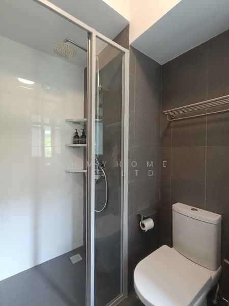 530C Pasir Ris Drive 1 HDB Flat For Sale at S$ 850,000 | PropertyGuru Singapore - Bathroom