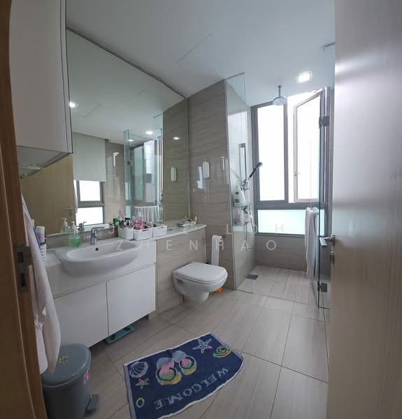 Ripple Bay Condominium For Sale at S$ 2,980,000 | PropertyGuru Singapore - Bathroom