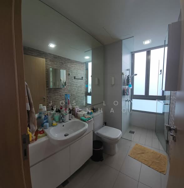 Ripple Bay Condominium For Sale at S$ 2,980,000 | PropertyGuru Singapore - Bathroom
