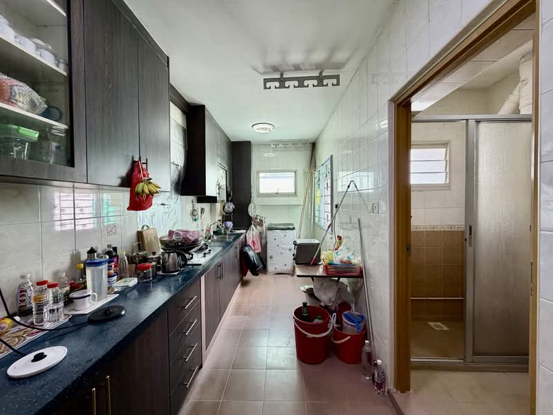 126A Edgedale Plains HDB Flat For Sale at S$ 638,000 | PropertyGuru Singapore - Kitchen