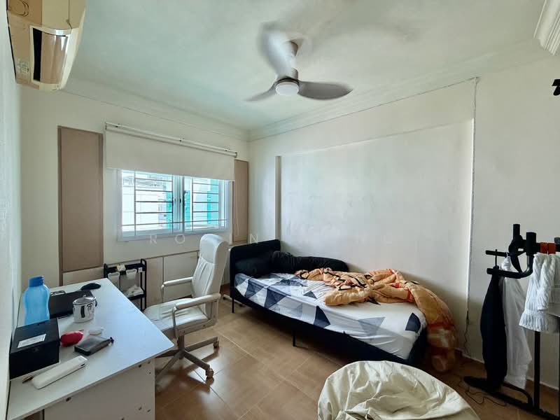 126A Edgedale Plains HDB Flat For Sale at S$ 638,000 | PropertyGuru Singapore - Bedroom