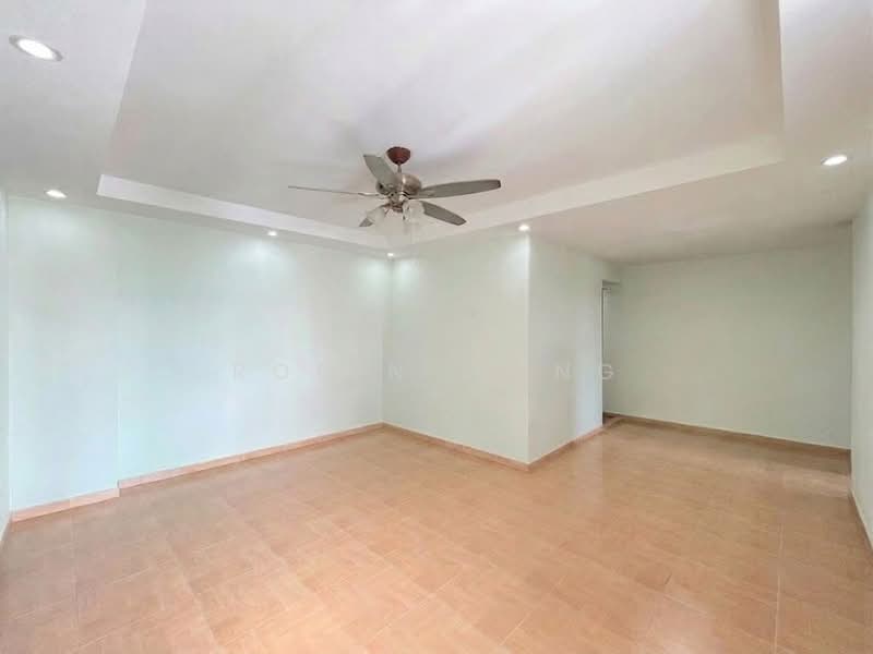 126A Edgedale Plains, 126A Edgedale Plains, Hougang / Punggol / Sengkang, 3 Bedrooms, 969 sqft, HDB Flat For Sale, by Robin Wong, 500097690 - Living Room - PropertyGuru.com.sg