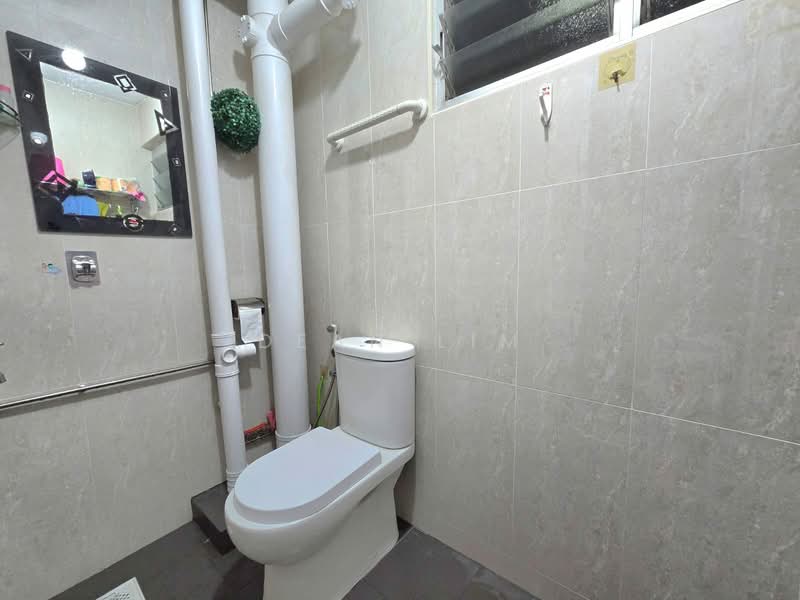 112 Yishun Ring Road, 112 Yishun Ring Road, 3 Bedrooms, 1,100 sqft, HDB Flat For Rent, by Dean Lim, 500097702 - Bathroom - PropertyGuru.com.sg