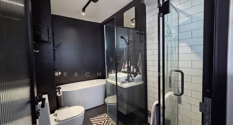 330 Bukit Batok Street 33 HDB Flat For Sale at S$ 1,180,000 | PropertyGuru Singapore - Bathroom